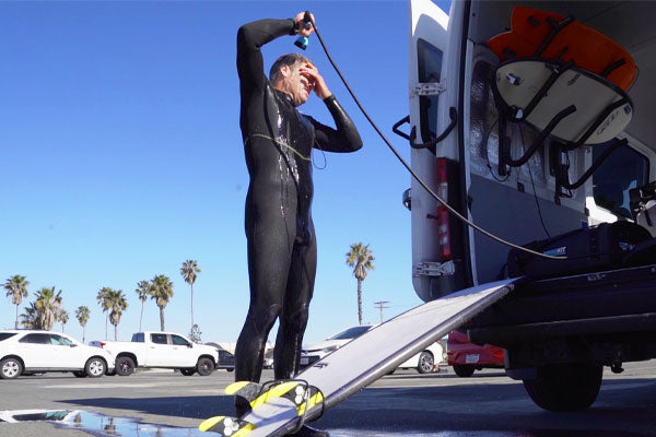 10 Tips for Staying Warm When Surfing in the Winter